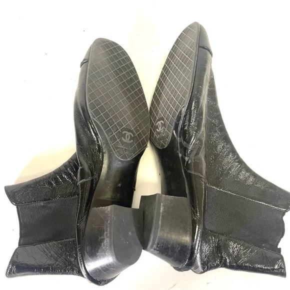 Chanel blacker Patent leather ankle boots size 40